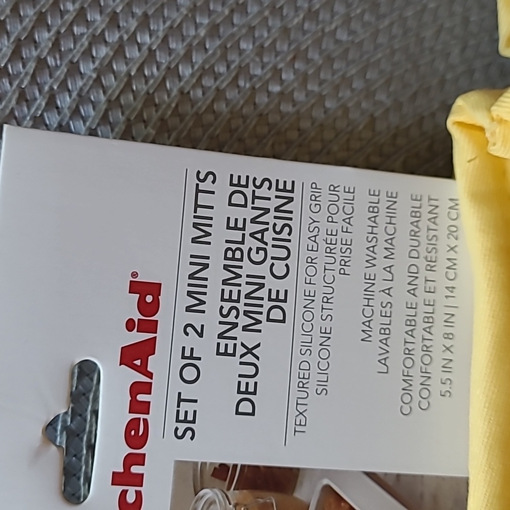 KitchenAid Mini Mitts - Picture 2 of 7